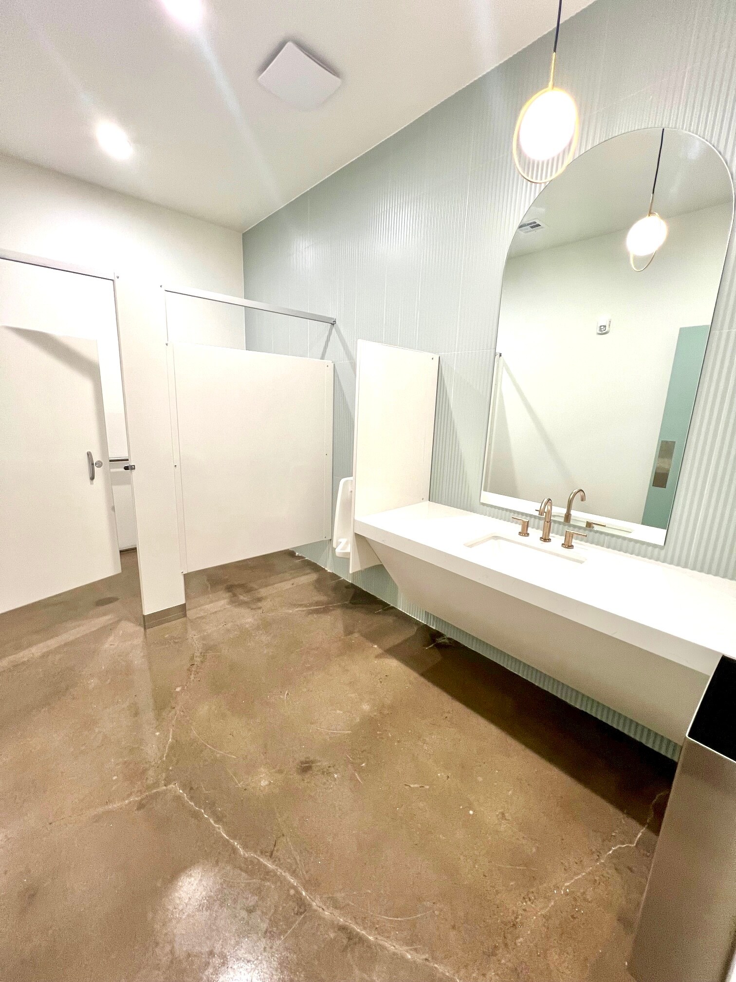 142 5th St, Edmond, OK à louer Photo principale– Image 1 sur 11