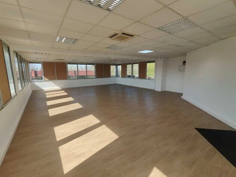 6 Rue René Cassin, Massy à louer - Photo de l’immeuble – Image 2 sur 3