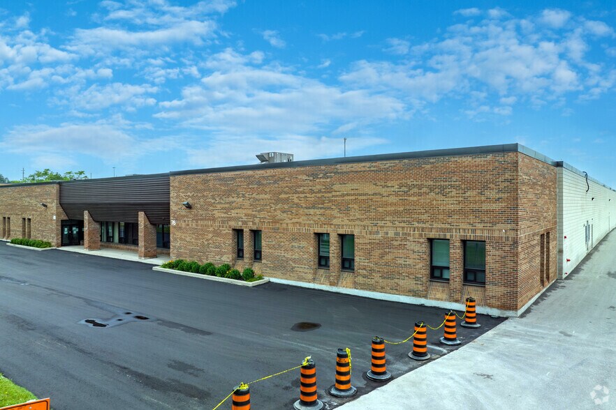 78 Steelcase Rd W, Markham, ON à louer - Photo de l’immeuble – Image 2 sur 5