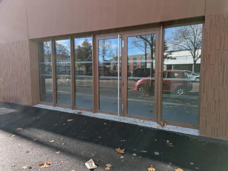 Local commercial dans Caen à vendre - Photo de l’immeuble – Image 2 sur 6
