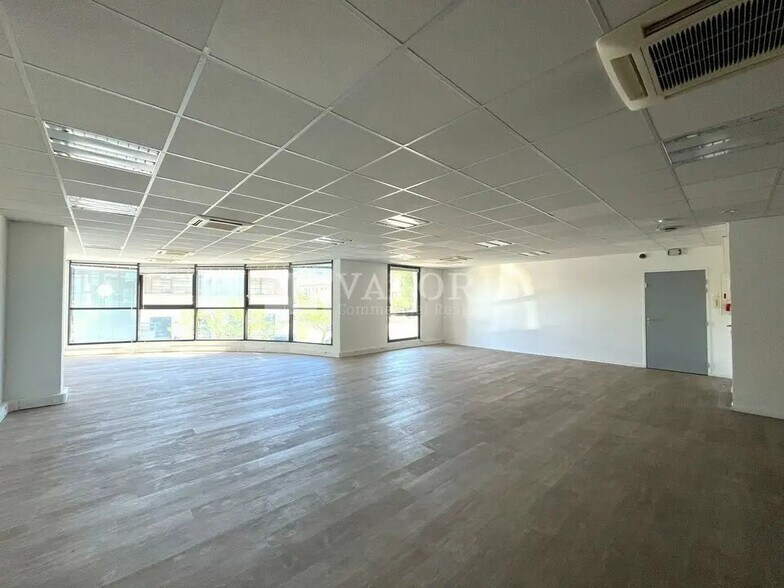 Bureau dans Aix-en-Provence à louer - Photo de l’immeuble – Image 3 sur 9