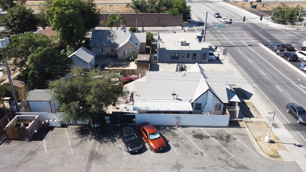 18 S Chester Ave, Bakersfield, CA à vendre - Photo de l’immeuble – Image 2 sur 9