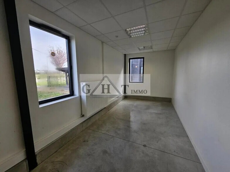 Bureau dans Moissy-Cramayel à louer - Photo de l’immeuble – Image 3 sur 6