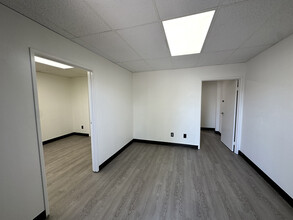2521 W La Palma Ave, Anaheim, CA à louer Photo intérieure– Image 2 sur 7