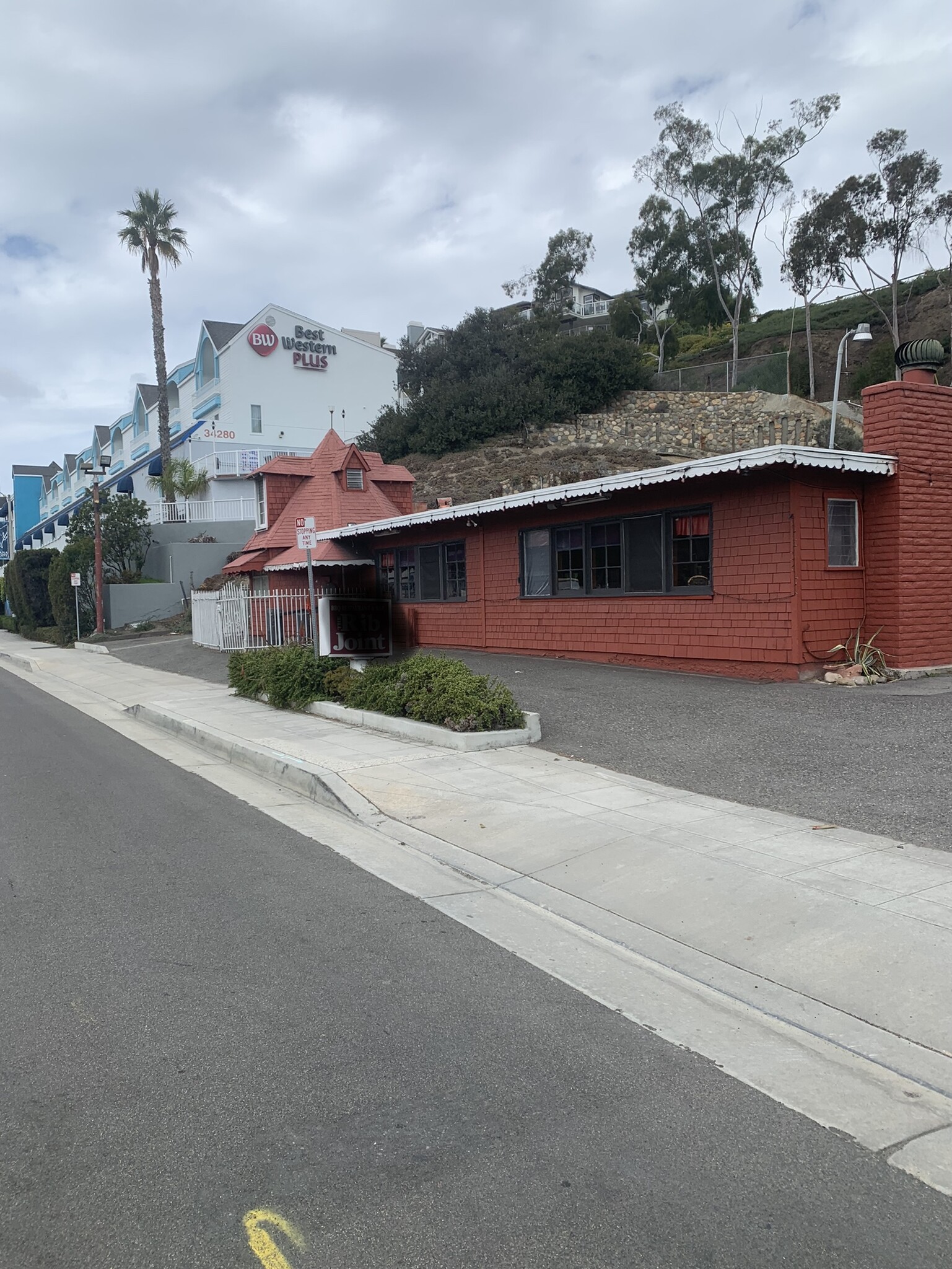 34294 S Coast Hwy, Dana Point, CA à vendre Photo de l’immeuble– Image 1 sur 5
