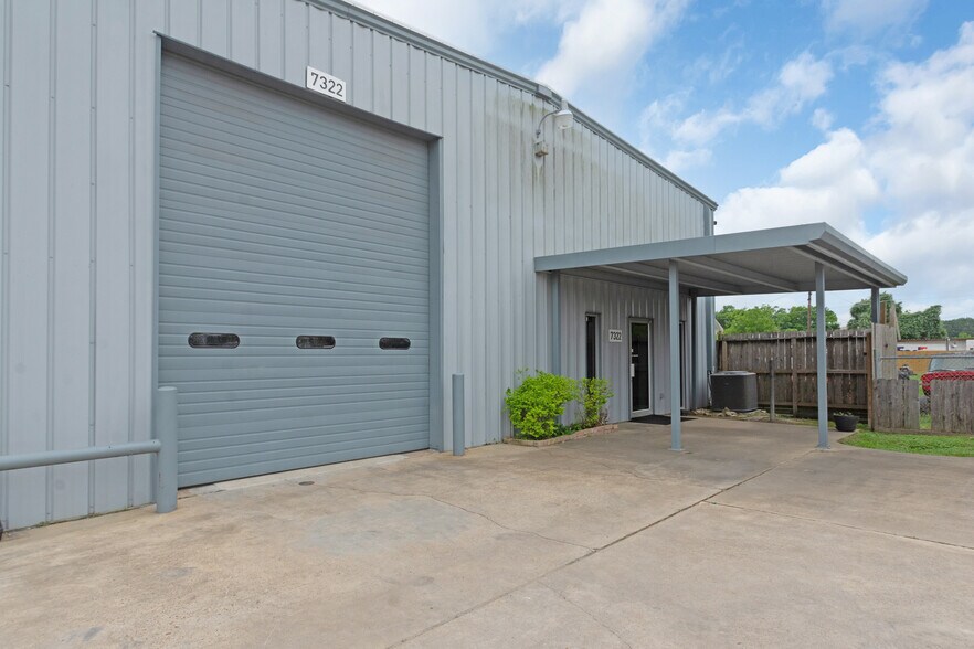 7322 Almeda Genoa Rd, Houston, TX à louer - Photo de l’immeuble – Image 3 sur 17