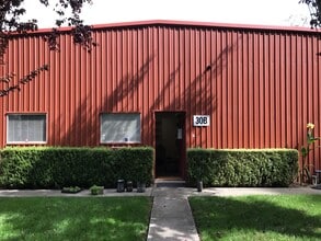 30-36 Mill St, Healdsburg, CA à louer Photo intérieure– Image 2 sur 7