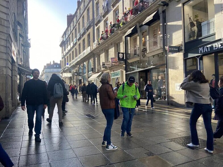 Local commercial dans Nantes à louer - Photo de l’immeuble – Image 2 sur 8