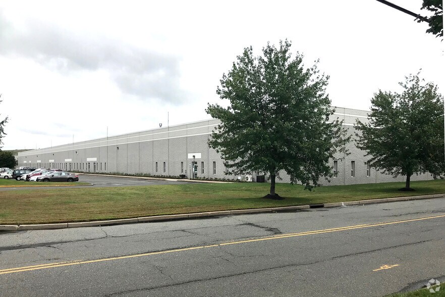 5 Brick Plant Rd, South River, NJ à louer - Photo principale – Image 1 sur 9