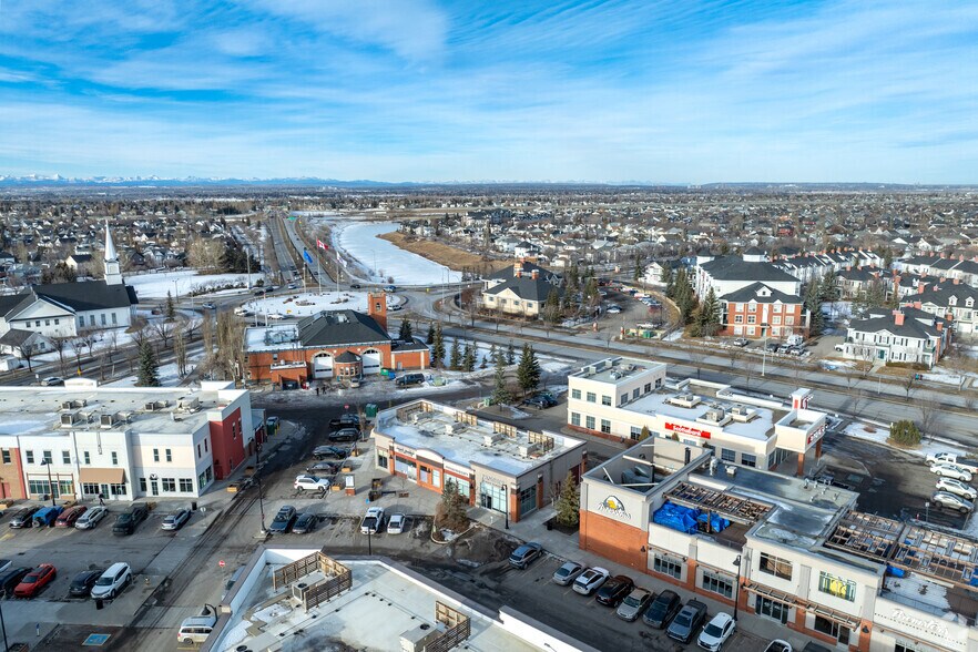 11 McKenzie Towne Ave SE, Calgary, AB à louer - Aérien – Image 3 sur 3