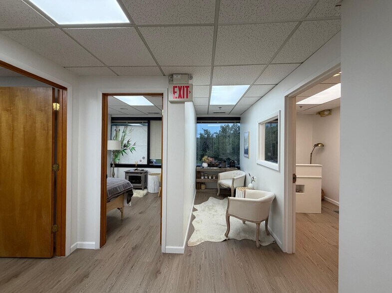 37 Congers Rd, New City, NY à louer - Photo de l’immeuble – Image 1 sur 15