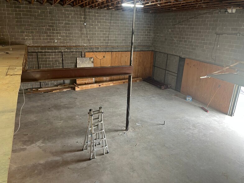 2502 Harry Wurzbach Rd, San Antonio, TX à vendre - Photo de l’immeuble – Image 3 sur 23