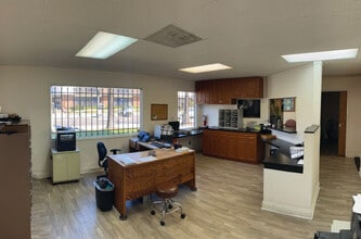1654 E 4th St, Santa Ana, CA à vendre Photo intérieure– Image 2 sur 3