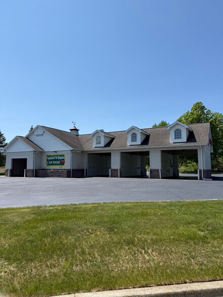 253 W Old Orchard Trl, Coleman, MI à vendre - Photo de l’immeuble – Image 1 sur 9
