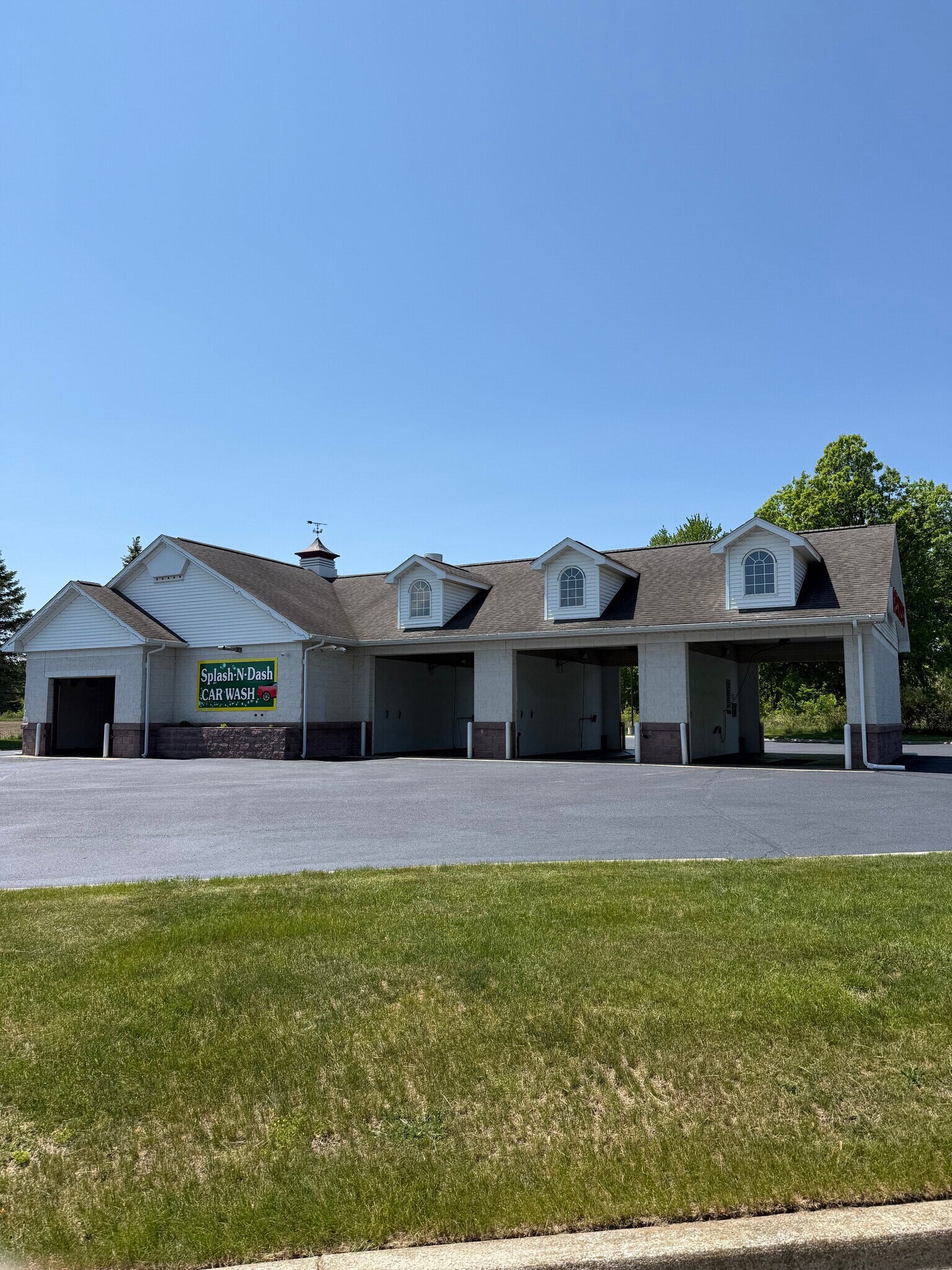 253 W Old Orchard Trl, Coleman, MI à vendre Photo de l’immeuble– Image 1 sur 10