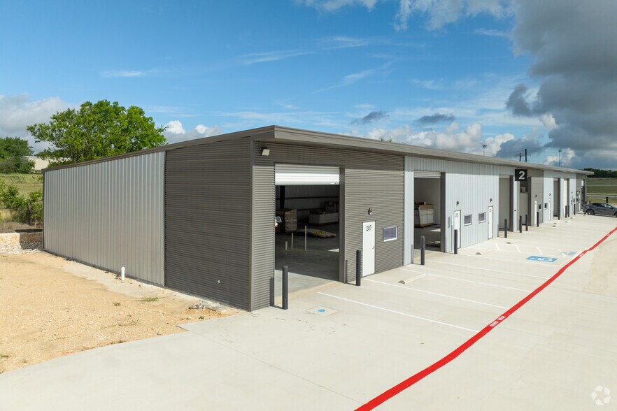 Dacy Business Park portefeuille de 11 biens à vendre sur LoopNet.fr - Photo de l’immeuble – Image 3 sur 31