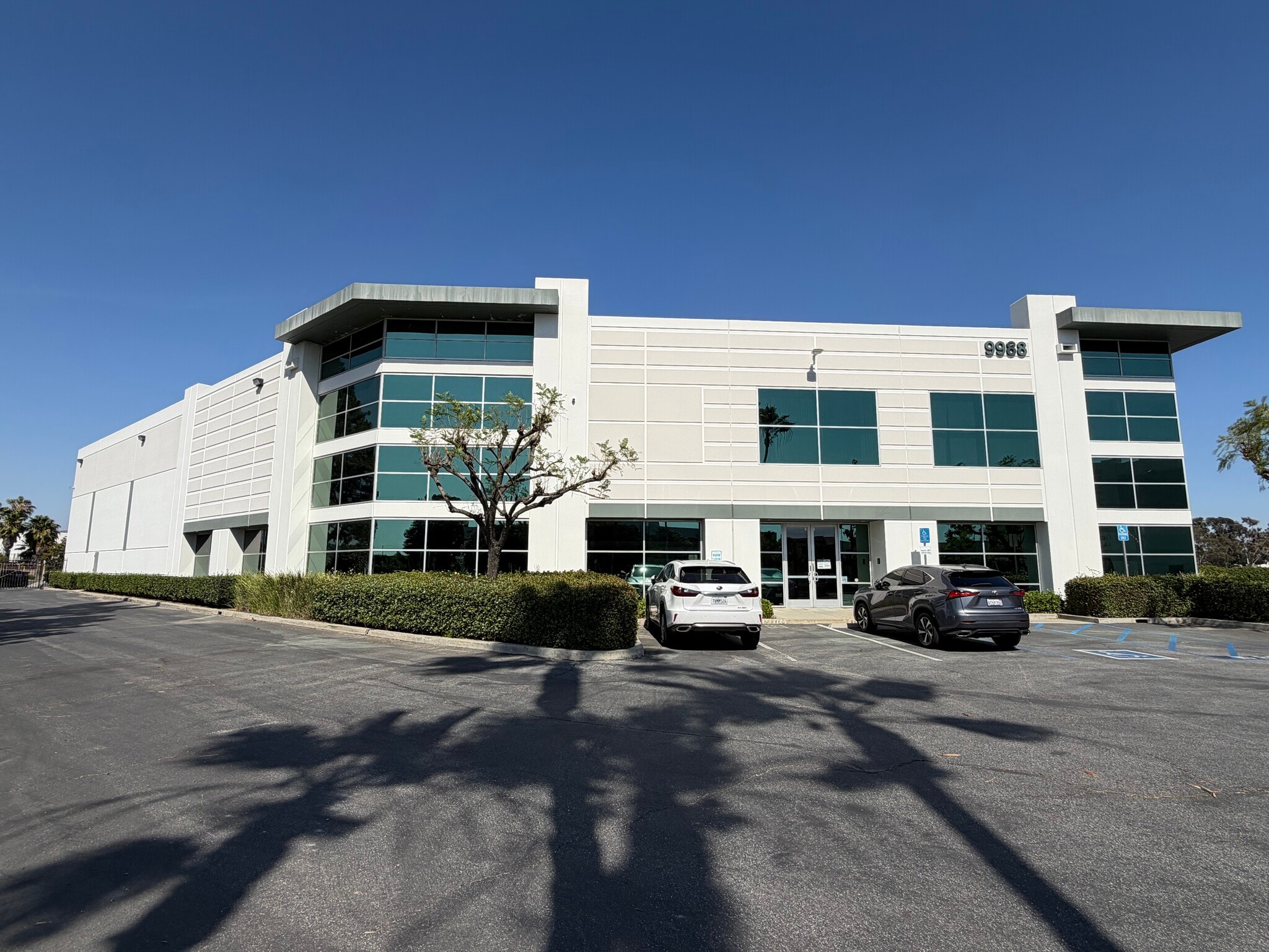 9988 Santa Fe Springs Rd, Santa Fe Springs, CA à louer Photo de l’immeuble– Image 1 sur 10