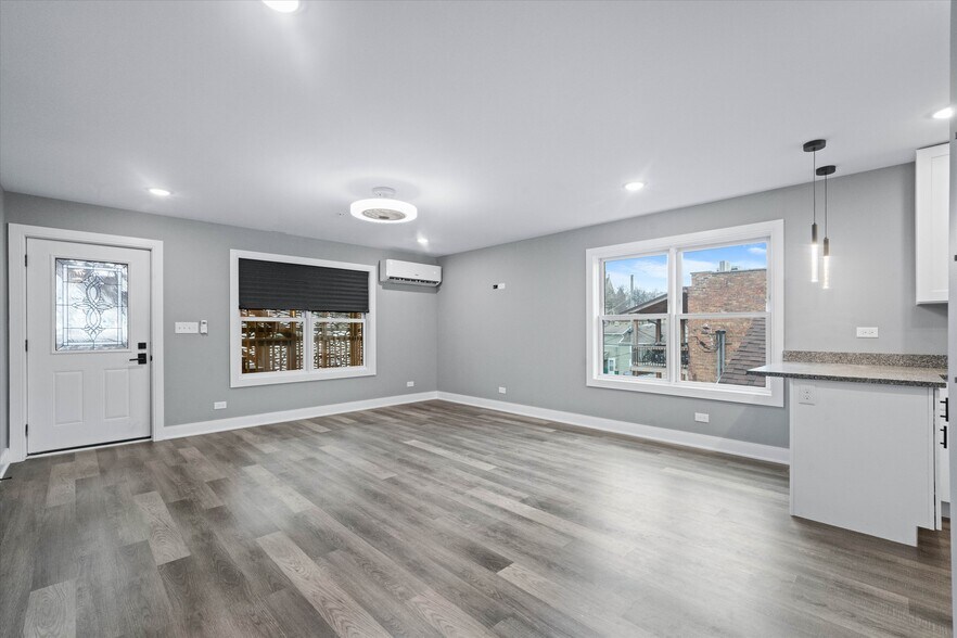 1016 S State St, Lockport, IL à vendre - Photo intérieure – Image 2 sur 27