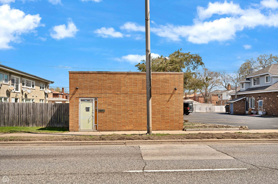 837 Mannheim Rd, Bellwood, IL à vendre - Photo de l’immeuble – Image 1 sur 16