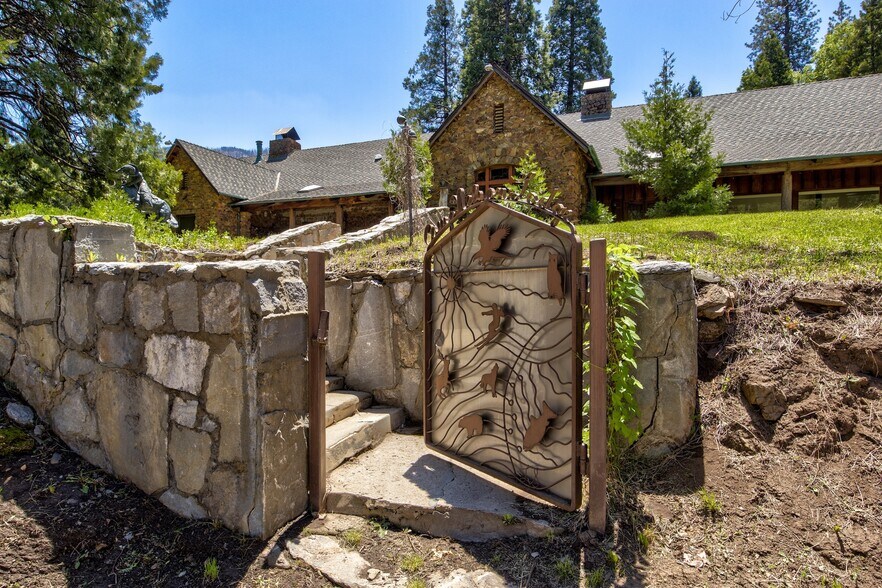 1699 Nelson Dr, Springville, CA à vendre - Photo de l’immeuble – Image 3 sur 129