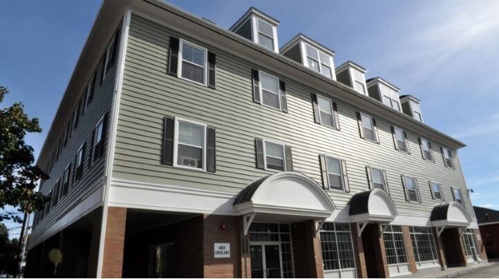 8 Jenkins Ct, Durham, NH à louer - Photo de l’immeuble – Image 1 sur 6
