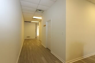 4347 W Fullerton Ave, Chicago, IL à louer Photo intérieure– Image 1 sur 5