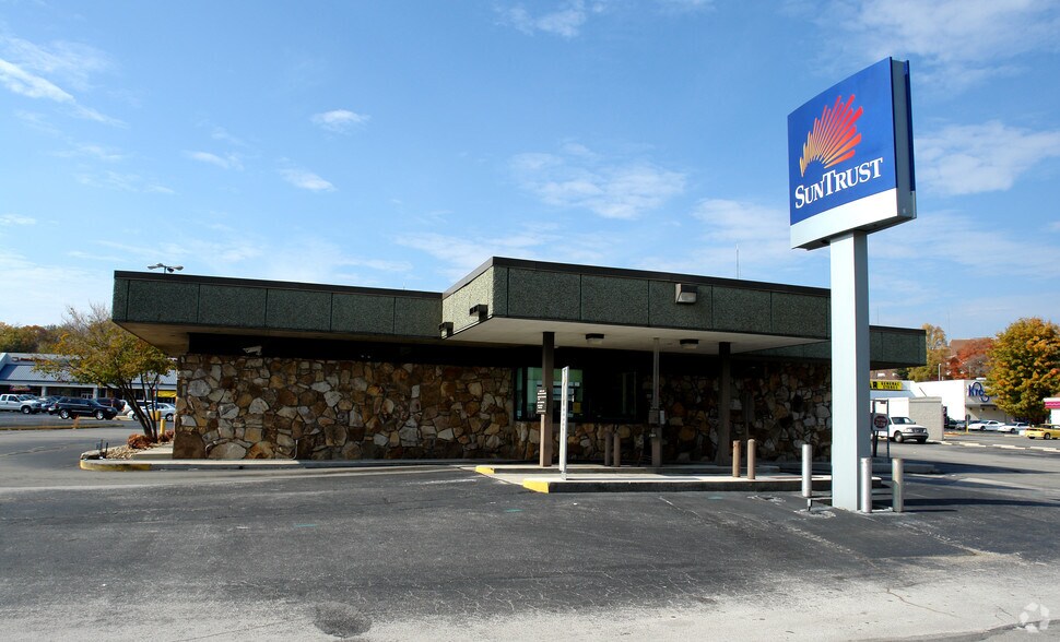2075 N Broadway St, Knoxville, TN à vendre - Photo de l’immeuble – Image 3 sur 4