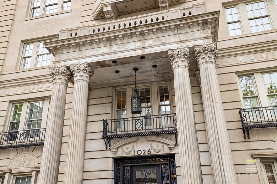 1026 16th St NW, Washington, DC à louer - Hall d’entrée – Image 2 sur 13
