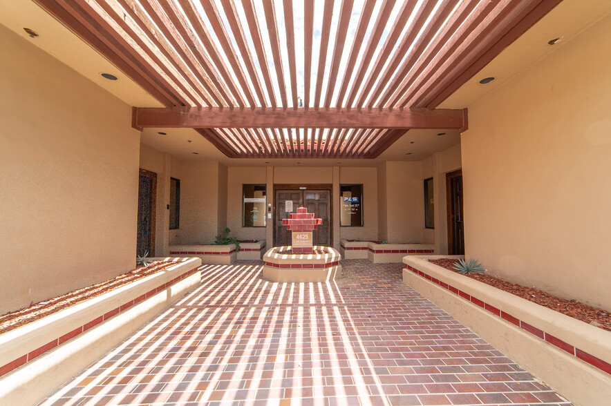 4625 S Lakeshore Dr, Tempe, AZ à louer - Photo de l’immeuble – Image 3 sur 13