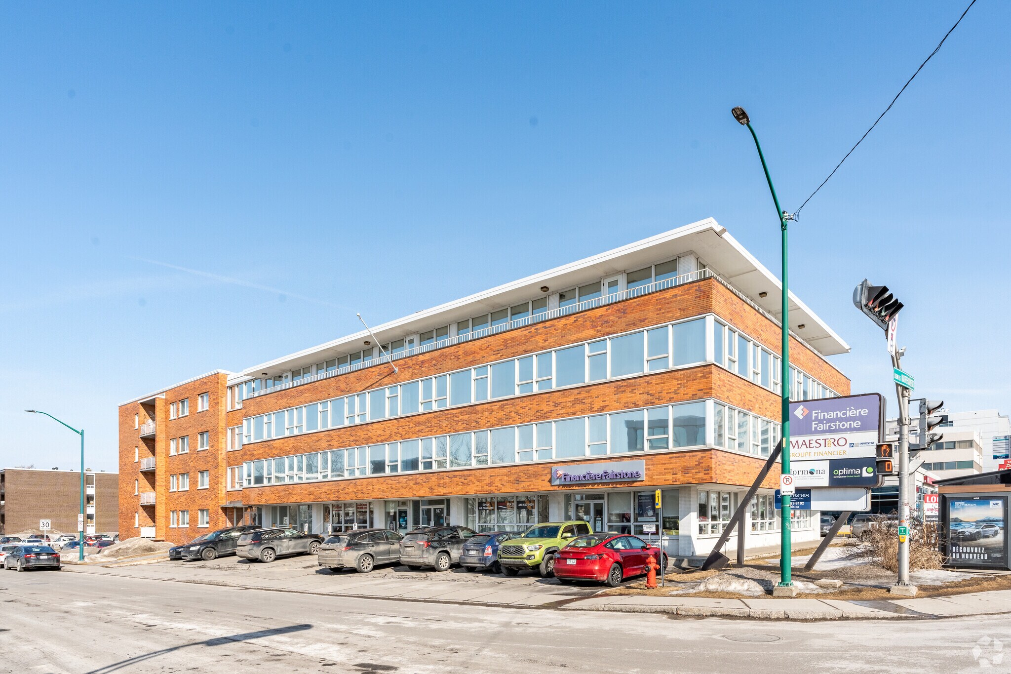 909-919 Rue Monseigneur-Grandin, Québec, QC à louer Photo principale– Image 1 sur 4