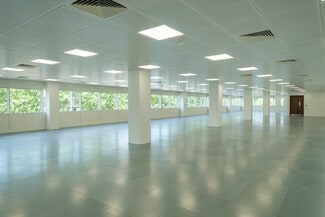 Plus de détails pour Midsummer Blvd, Milton Keynes - Bureau à louer