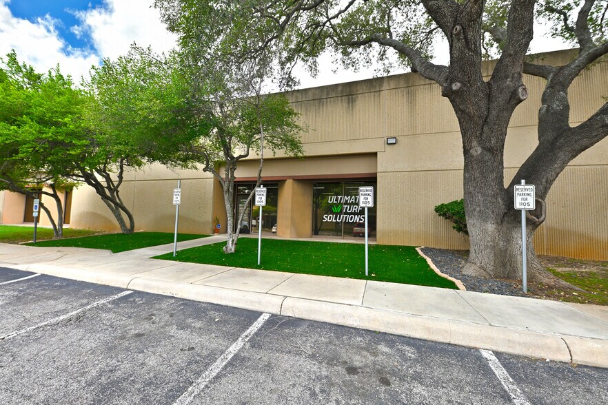 121 Interpark Blvd, San Antonio, TX à louer - Photo de l’immeuble – Image 2 sur 23
