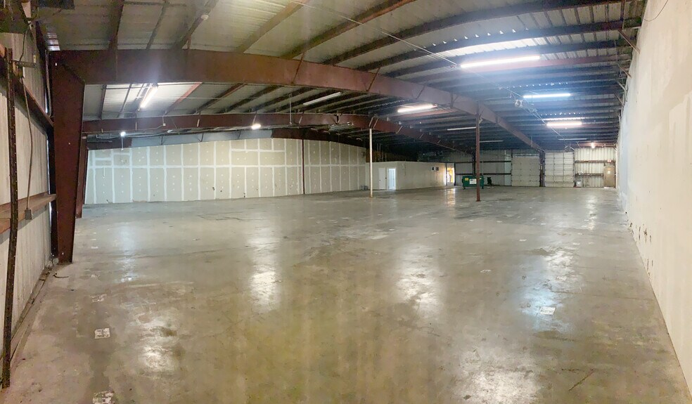 8910 Lawndale St, Houston, TX à louer - Photo de l’immeuble – Image 2 sur 12
