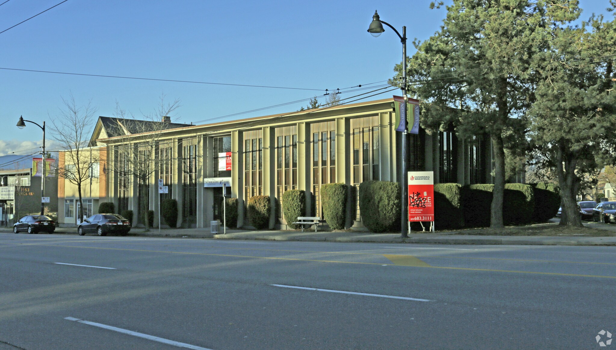 1193 Kingsway, Vancouver, BC à louer Photo principale– Image 1 sur 4