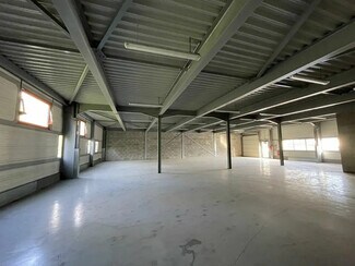 Plus de détails pour Local d'activités à louer