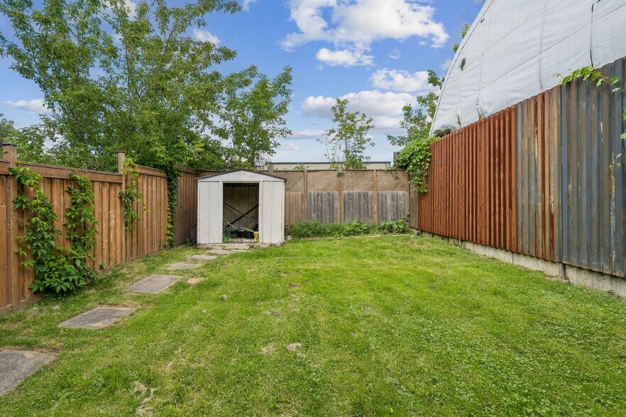 43 Whitfield Av, Hamilton, ON à vendre - Photo de l’immeuble – Image 2 sur 15