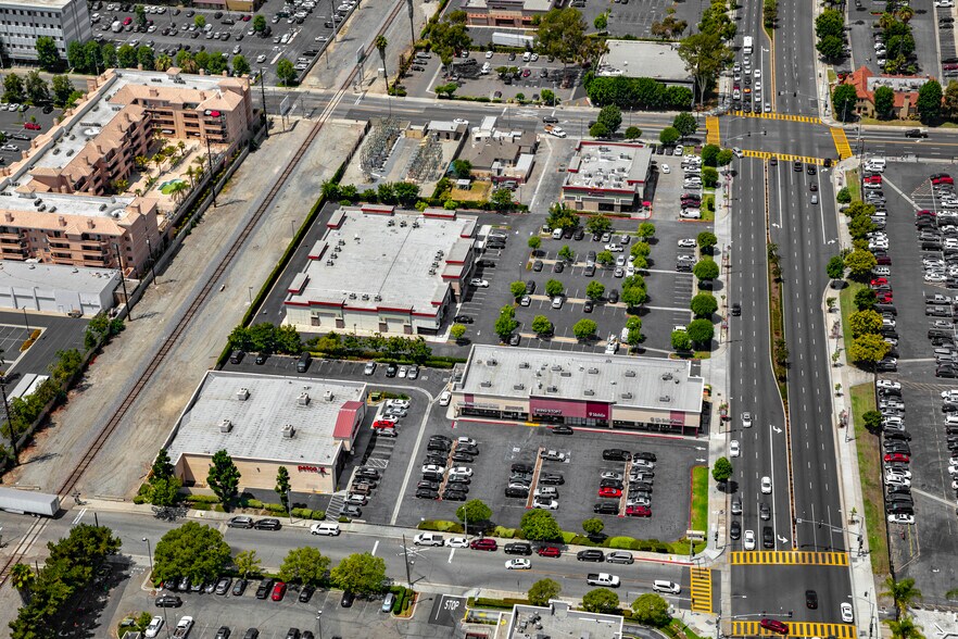 8524-8530 Firestone Blvd, Downey, CA à louer - Photo de l’immeuble – Image 2 sur 6