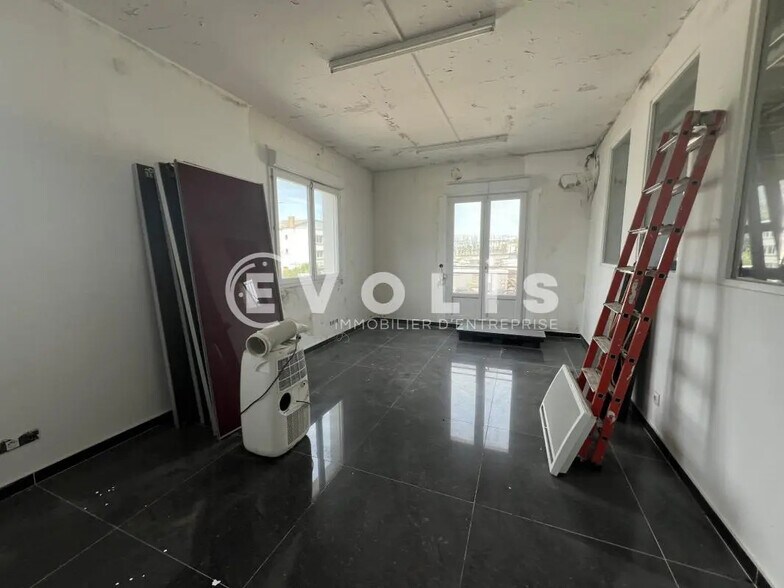 Bureau dans Chennevières-sur-Marne à louer - Photo de l’immeuble – Image 3 sur 12