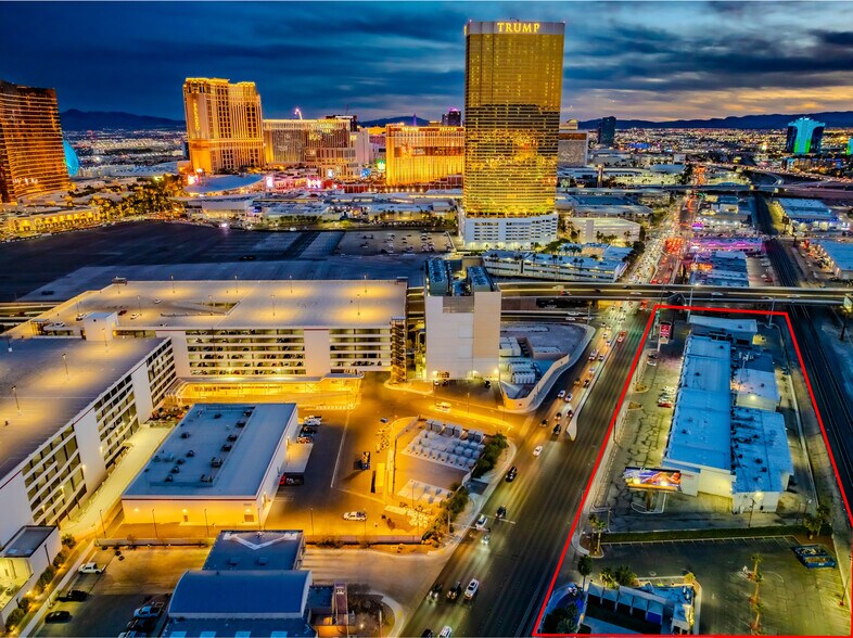 3115-3155 Sammy Davis Jr Dr, Las Vegas, NV à vendre - Photo de l’immeuble – Image 1 sur 1