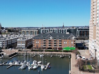Plus de détails pour 23 Pierside Dr, Baltimore, MD - Logement à vendre