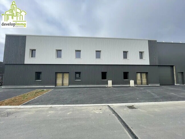 Plus de détails pour Local d’activités à vendre