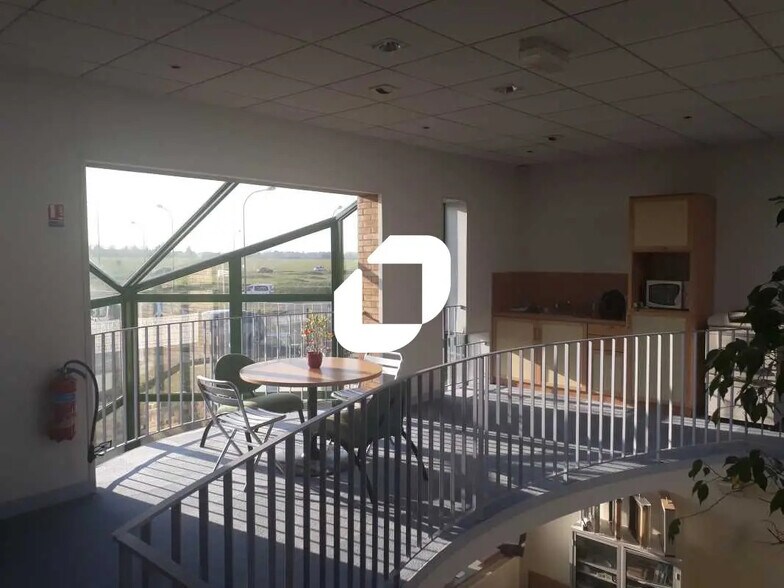 Bureau dans Gometz-le-Châtel à louer - Photo de l’immeuble – Image 2 sur 8