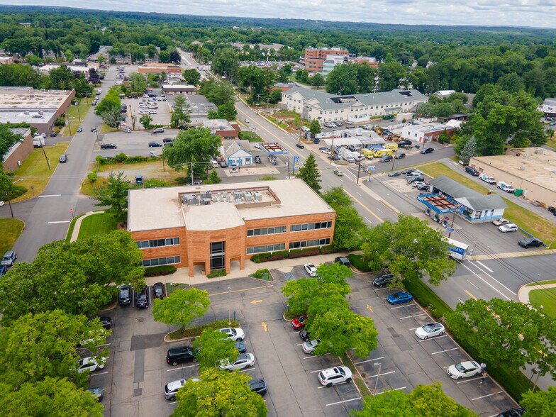 333 Old Hook Rd, Westwood, NJ à louer - Photo de l’immeuble – Image 2 sur 13