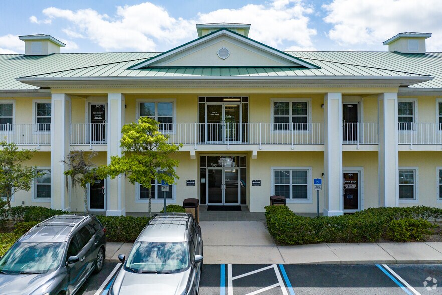 1860 82nd Ave, Vero Beach, FL à louer - Photo principale – Image 1 sur 11