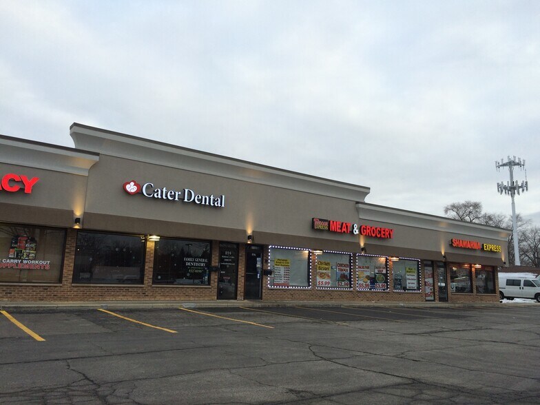 890-898 W Roosevelt Rd, Lombard, IL à louer - Photo de l’immeuble – Image 3 sur 3