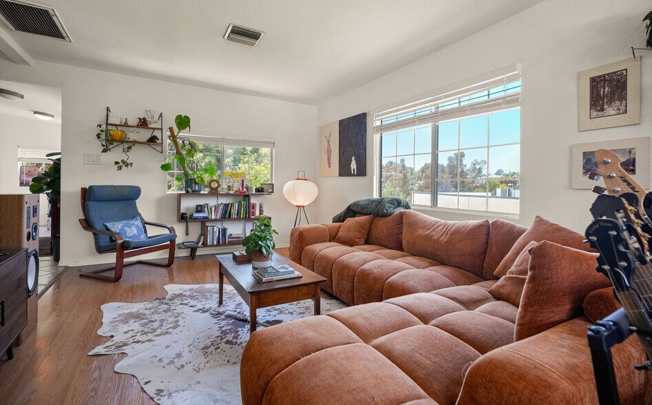 2142 Baxter St, Los Angeles, CA à vendre - Photo intérieure – Image 2 sur 25