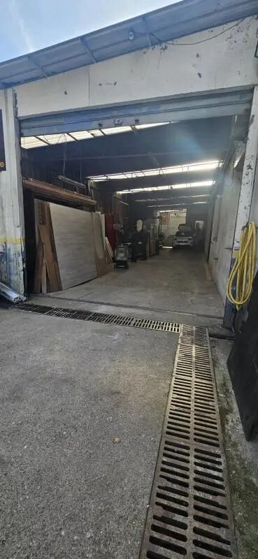 Industriel/Logistique dans Nice à louer Photo de l’immeuble– Image 1 sur 7