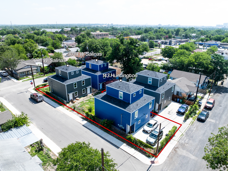 3038 W Salinas St, San Antonio, TX à vendre - Photo de l’immeuble – Image 1 sur 16