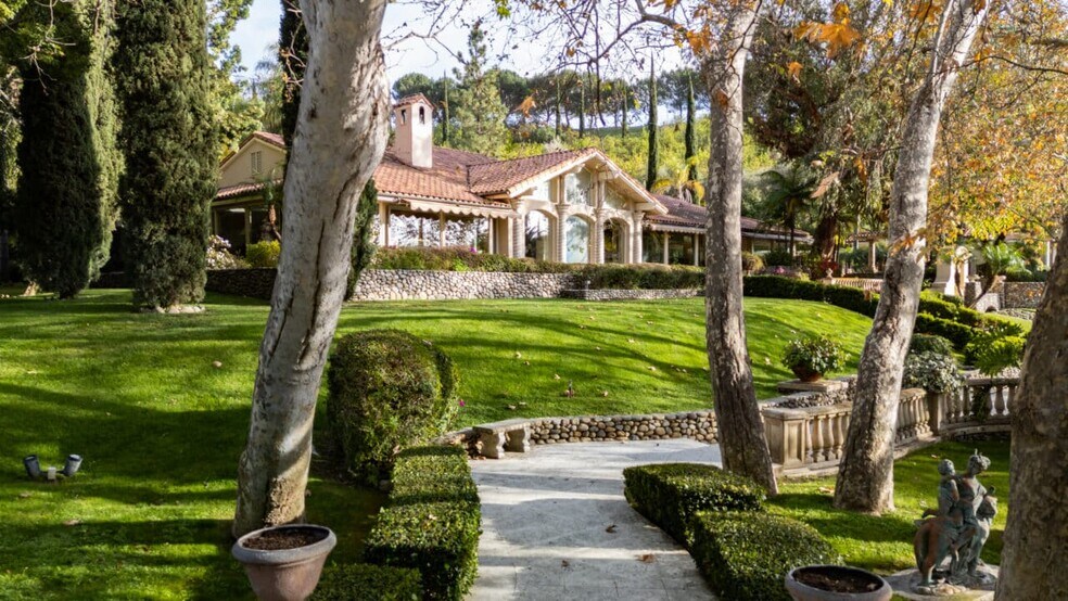 39250 Ortega Hwy, San Juan Capistrano, CA à vendre - Photo de l’immeuble – Image 3 sur 57