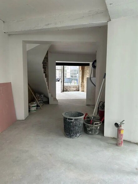 Local commercial dans Rueil-Malmaison à louer - Photo de l’immeuble – Image 1 sur 3